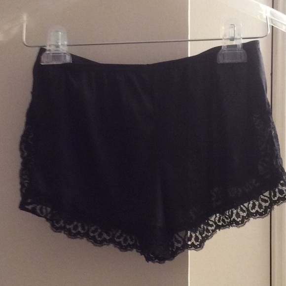 Intimate Fancy Short Pants w/Black Lace Trim - Picture 2 of 5